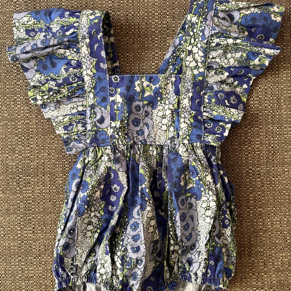 Kate Quinn Hollyhock bubble